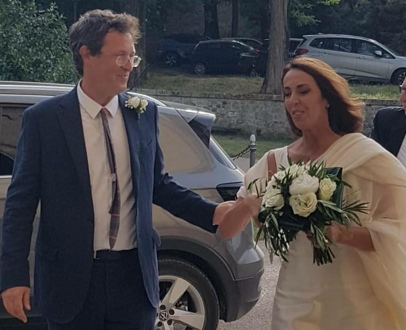 La giornalista Alessandra Sardoni si è sposata alla pieve ad Lamulas