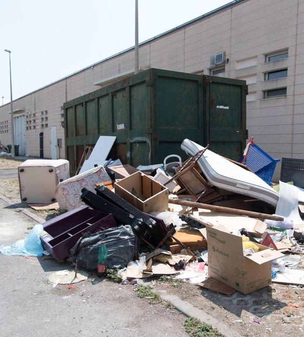 Stop alla discarica a cielo aperto: «Multe a chi abbandona rifiuti» 
