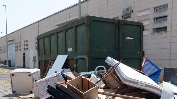 Stop alla discarica a cielo aperto: «Multe a chi abbandona rifiuti»