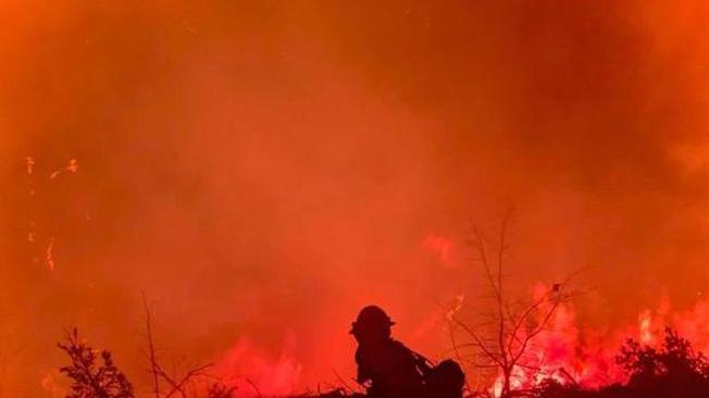 Usa: California, si espande l'incendio Dixie