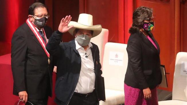 Perù: Castillo rinuncerà a stipendio da presidente