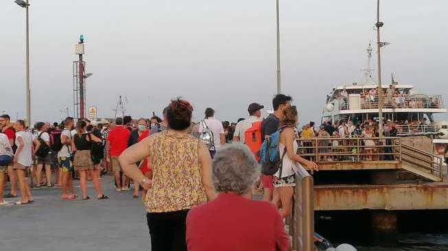 Covid: focolaio a Stromboli, 'troppi turisti mordi e fuggi'