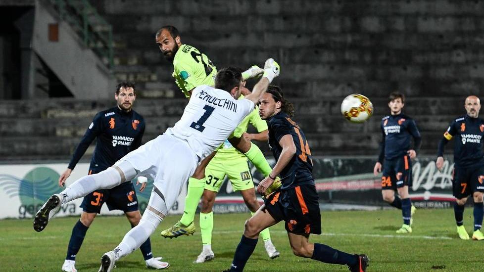 Dita incrociate a Lucca e Pistoia: sia i rossoneri che gli arancioni sono a un passo dal ripescaggio