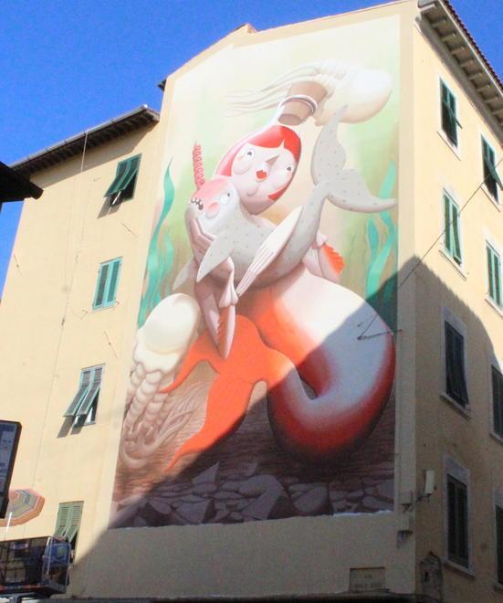 Basta divieti, qui si scrive in libertà ecco la Livorno che parla con i muri 