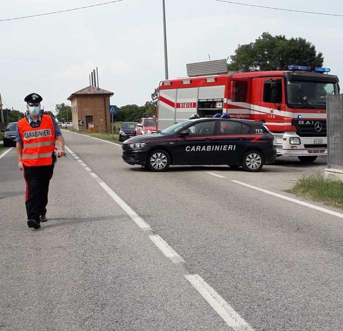 Scontro tra un’auto e una moto Un 40enne in gravi condizioni 