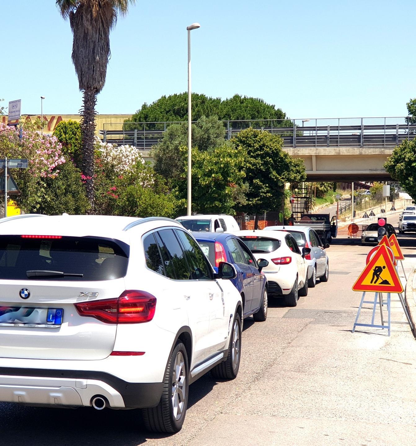 Strada 2 chiusa al traffico da oggi rischio caos a Predda Niedda