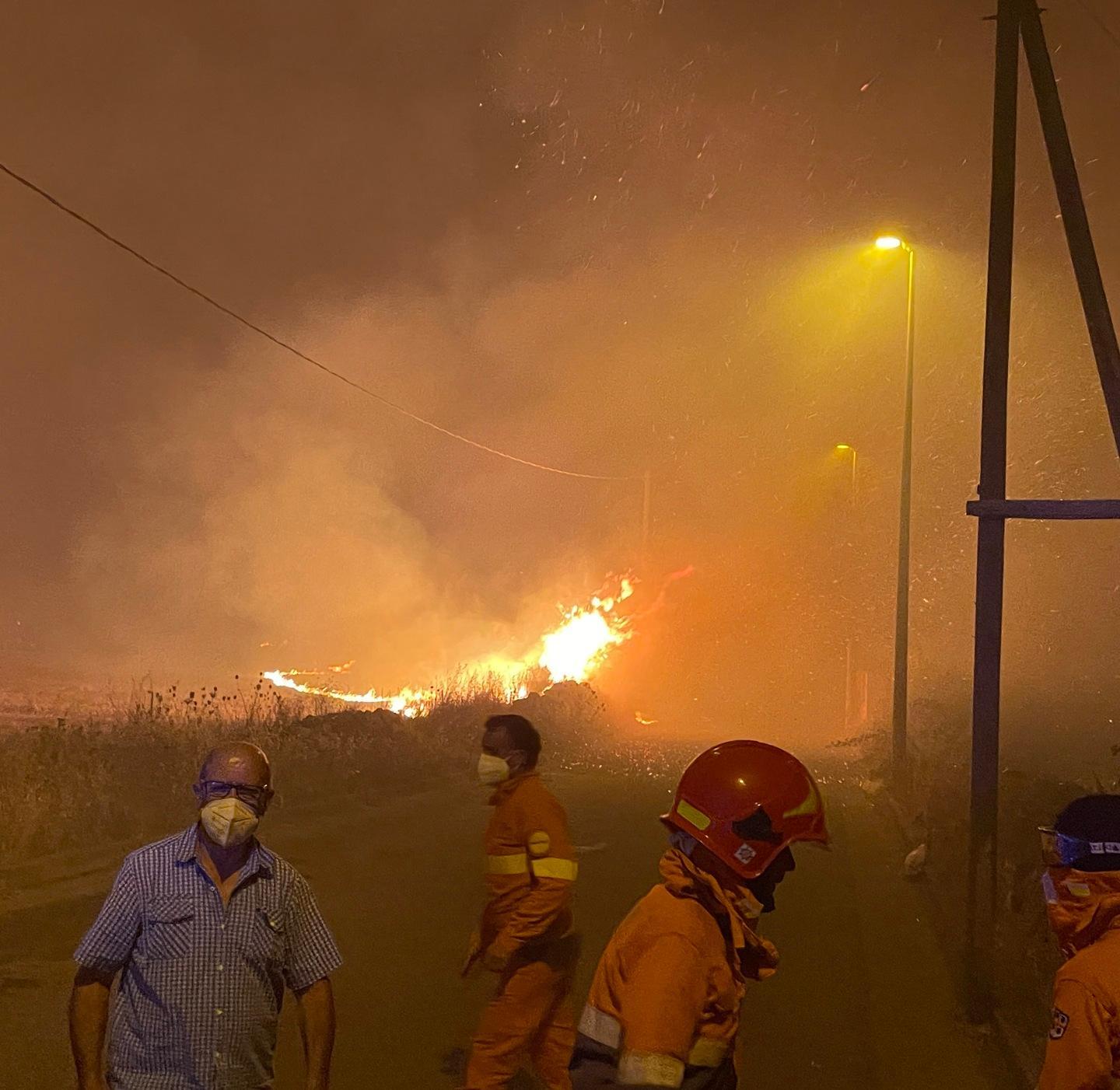 Abitanti in strada a Tresnuraghes 