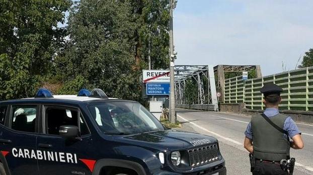 Mirandola. Fermati per controlli picchiano i carabinieri e vengono arrestati