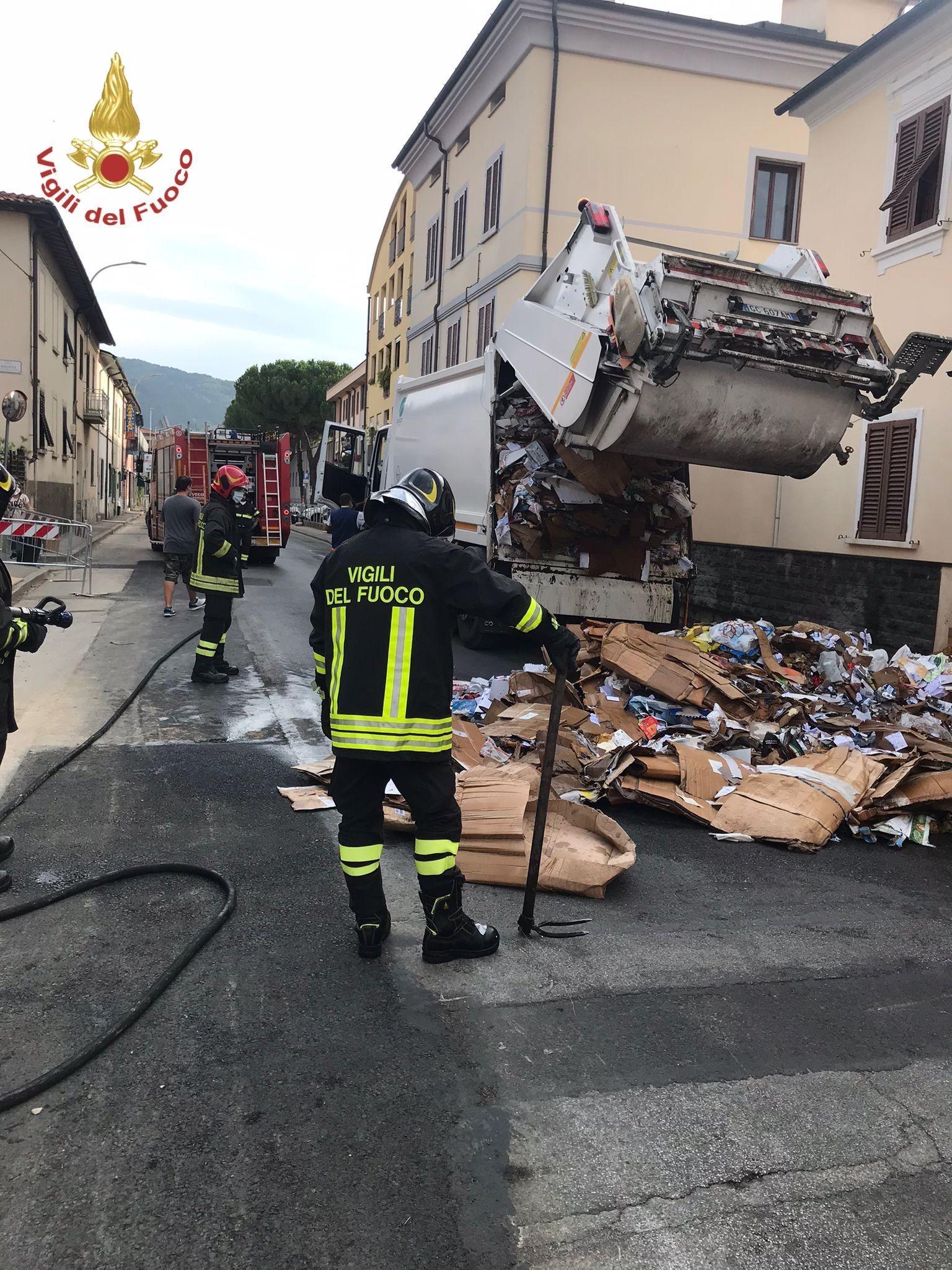 L'autocompattatore dopo il principio di incendio