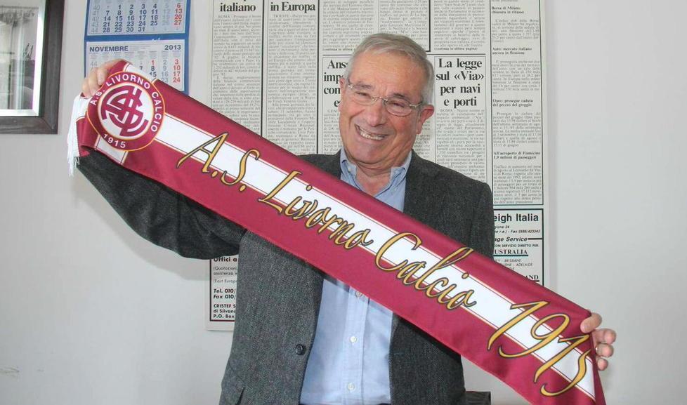 Il giornalista ed ex assessore allo sport Vezio Benetti nella sede del Messaggero Marittimo periodico di cui è direttore