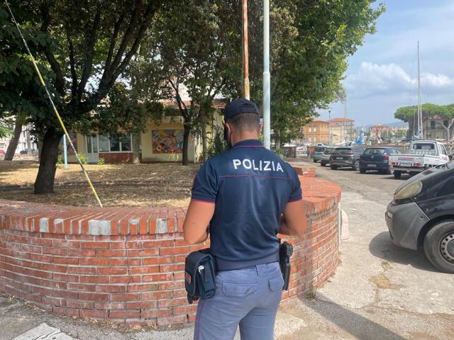 Il luogo dove è avvenuta l’aggressione vicino alla Chiesina dei Pescatori in Darsena dove è intervenuta la polizia