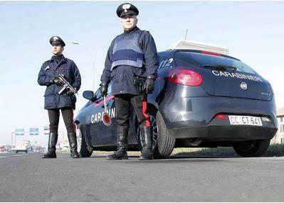 Circola con la patente falsa, denunciato un 52enne
