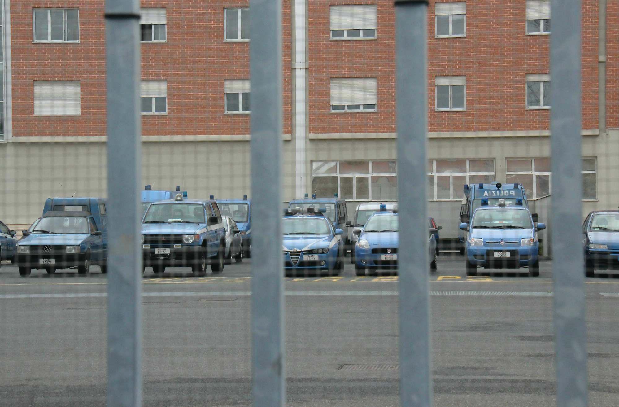 Acqua “inquinata” dai batteri alla questura di Livorno: «Scattano i divieti» 