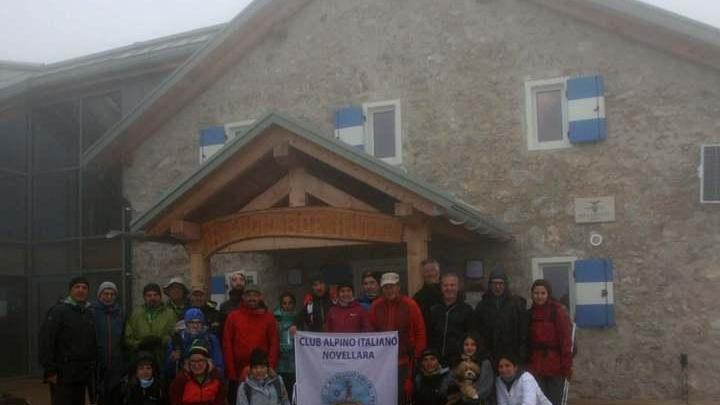 Il gruppo del Cai di Novellara al Rifugio di Boè a Canazei