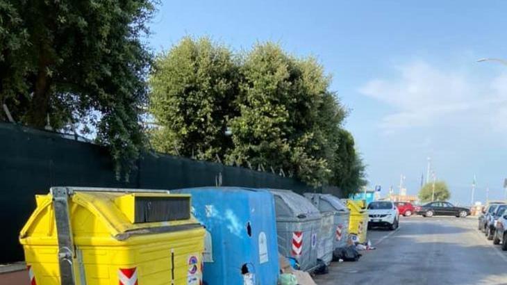 Telecamere contro i “furbetti” che non fanno il porta a porta