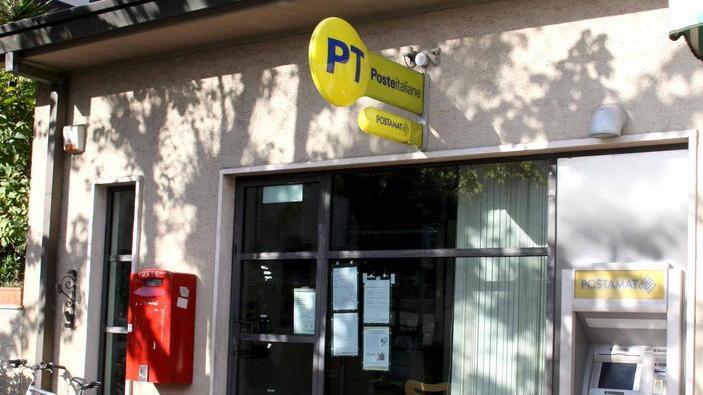 Poste snobba Vittoria Apuana ufficio aperto a singhiozzo