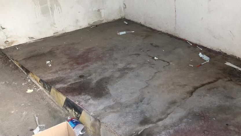 Siringhe abbandonate sporcizia e degrado nella zona della Piaggio