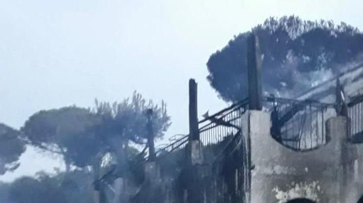 In fiamme l’hotel Is Morus set di Temptation Island