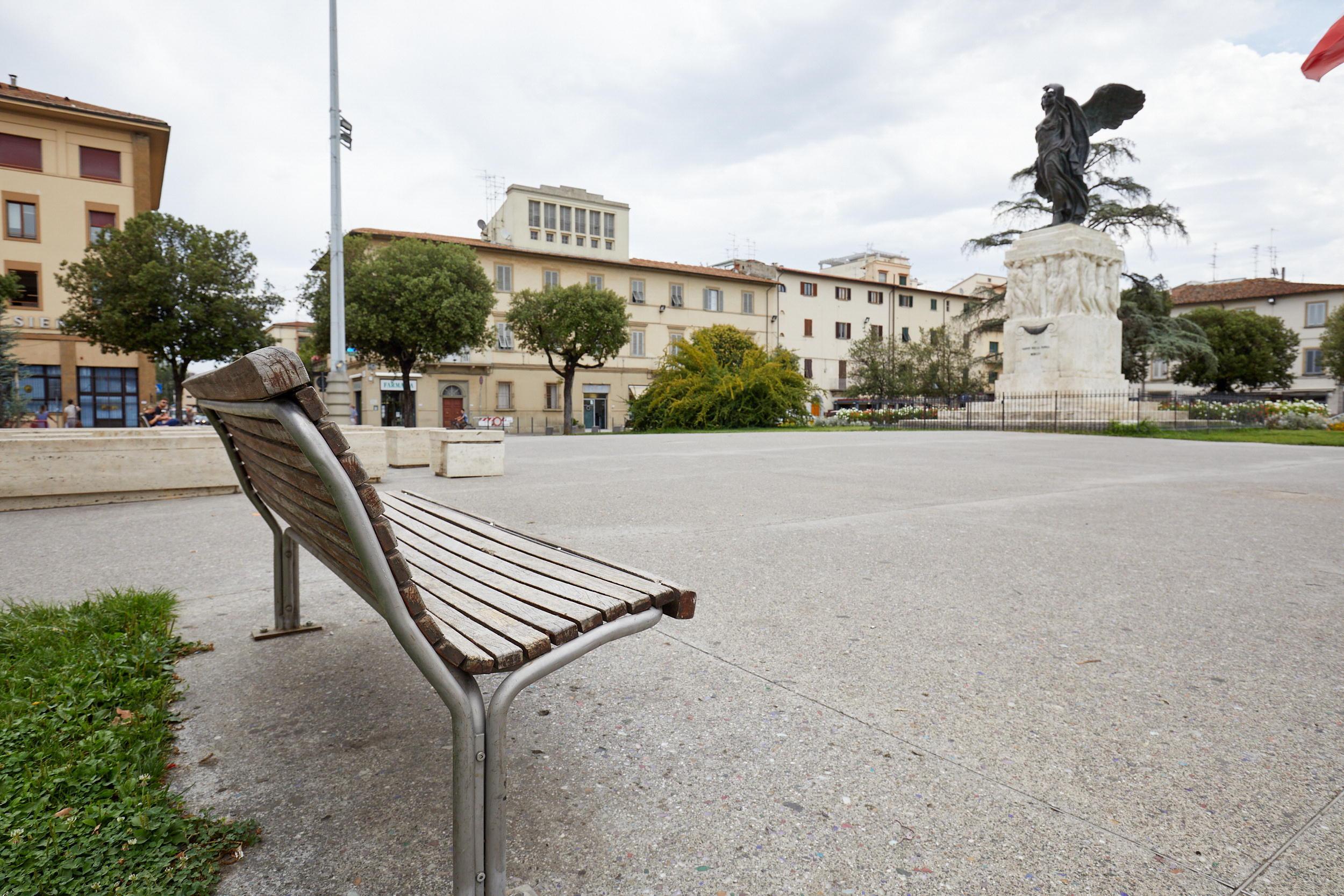 Sesso in piazza della Vittoria, la ragazza: «Avevamo bevuto troppo» 