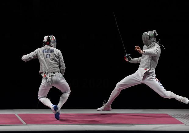 Montano in azione nella finale della sciabola a squadre