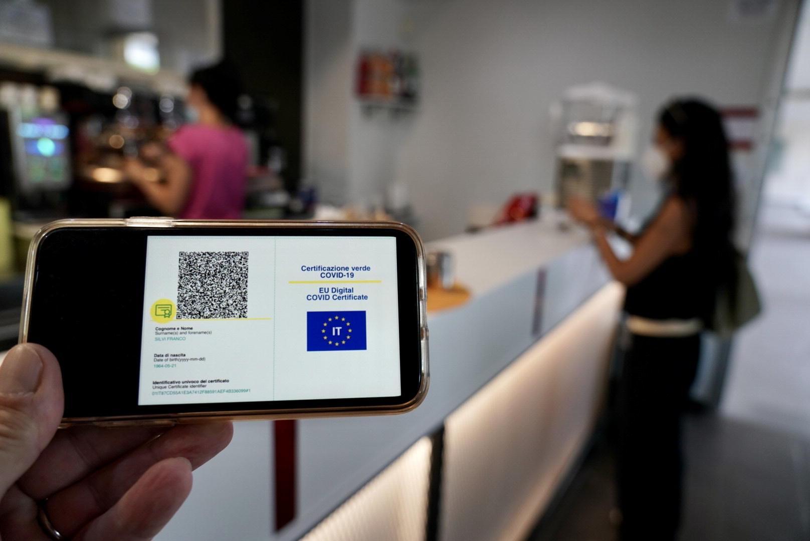 «Green pass, no responsabilità ai titolari» 