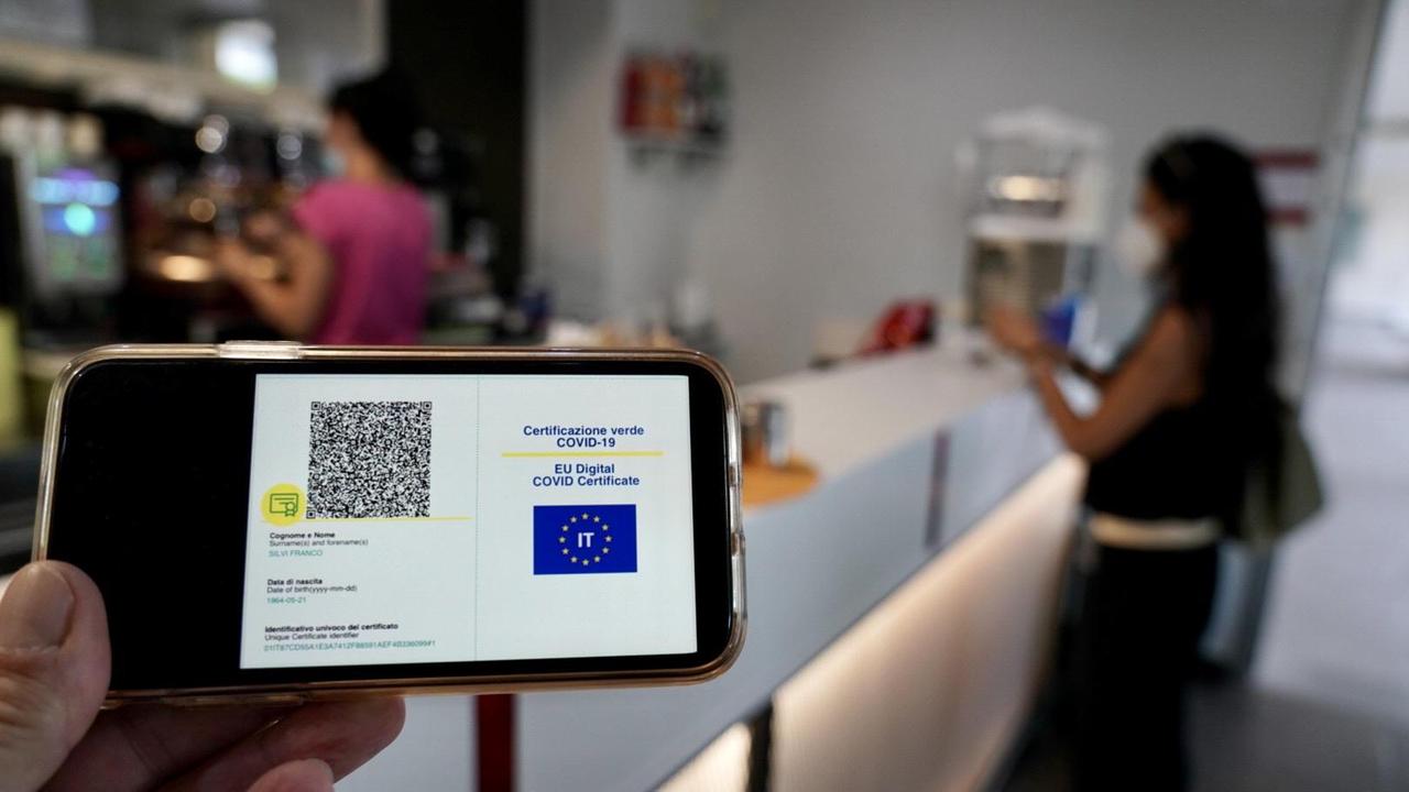 «Green pass, no responsabilità ai titolari»
