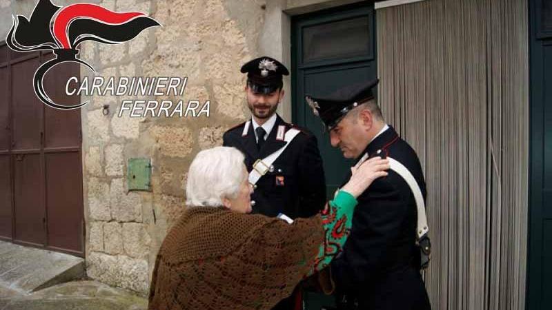 "Soldi e oro hanno il malocchio, devo benedirli", derubate due pensionate