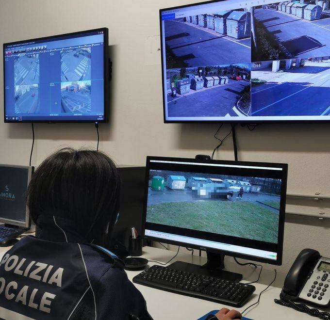 Maranello, rifiuti abbandonati: multati 32 “predoni” 