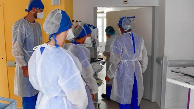 Covid: in Francia quasi 1000 i pazienti in rianimazione