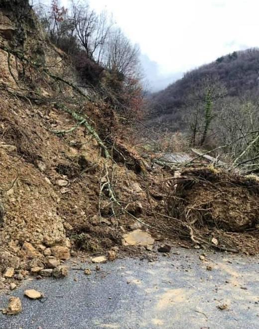 Strade interrotte, collegamenti difficili E il turismo lunigianese soffre ancora 