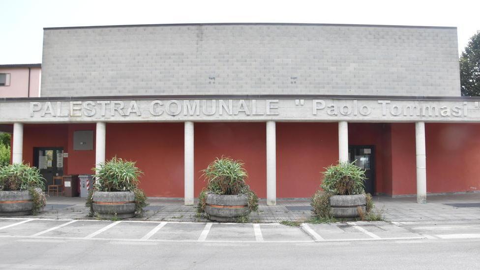 Atti vandalici in palestra scaricati tutti gli estintori
