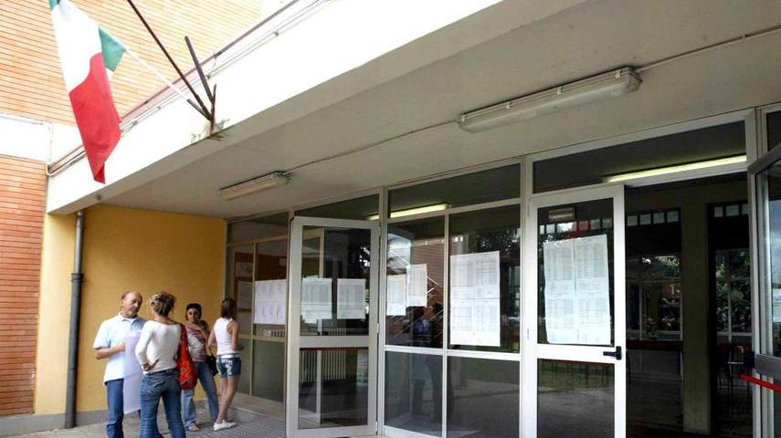 Più aule, la palestra e nuovi spazi esterni per le scuole