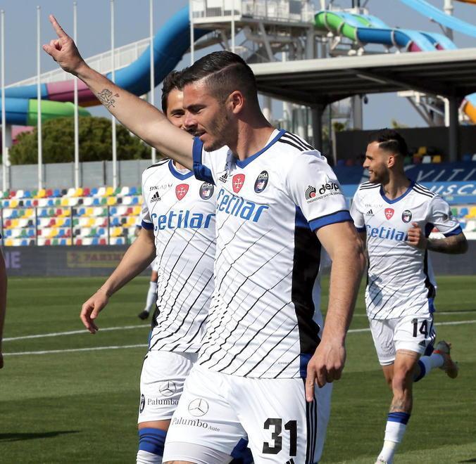 Leverbe, slitta l’assalto In quattro al Fiorenzuola Fanno posto a Cohen?
