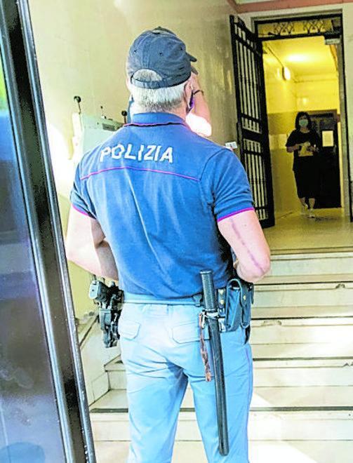 Guida ubriaco e minaccia agenti: autista denunciato
