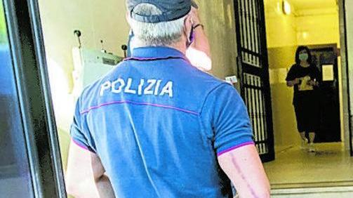 Guida ubriaco e minaccia agenti: autista denunciato