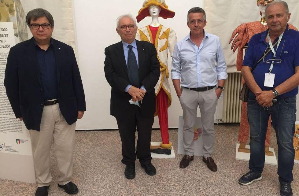 Il maltempo ferma la sfilata