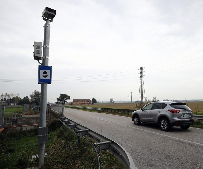 L’autovelox sulla Sp5: niente risarcimenti per chi ha pagato multe 