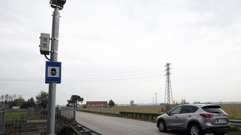 L’autovelox sulla Sp5: niente risarcimenti per chi ha pagato multe
