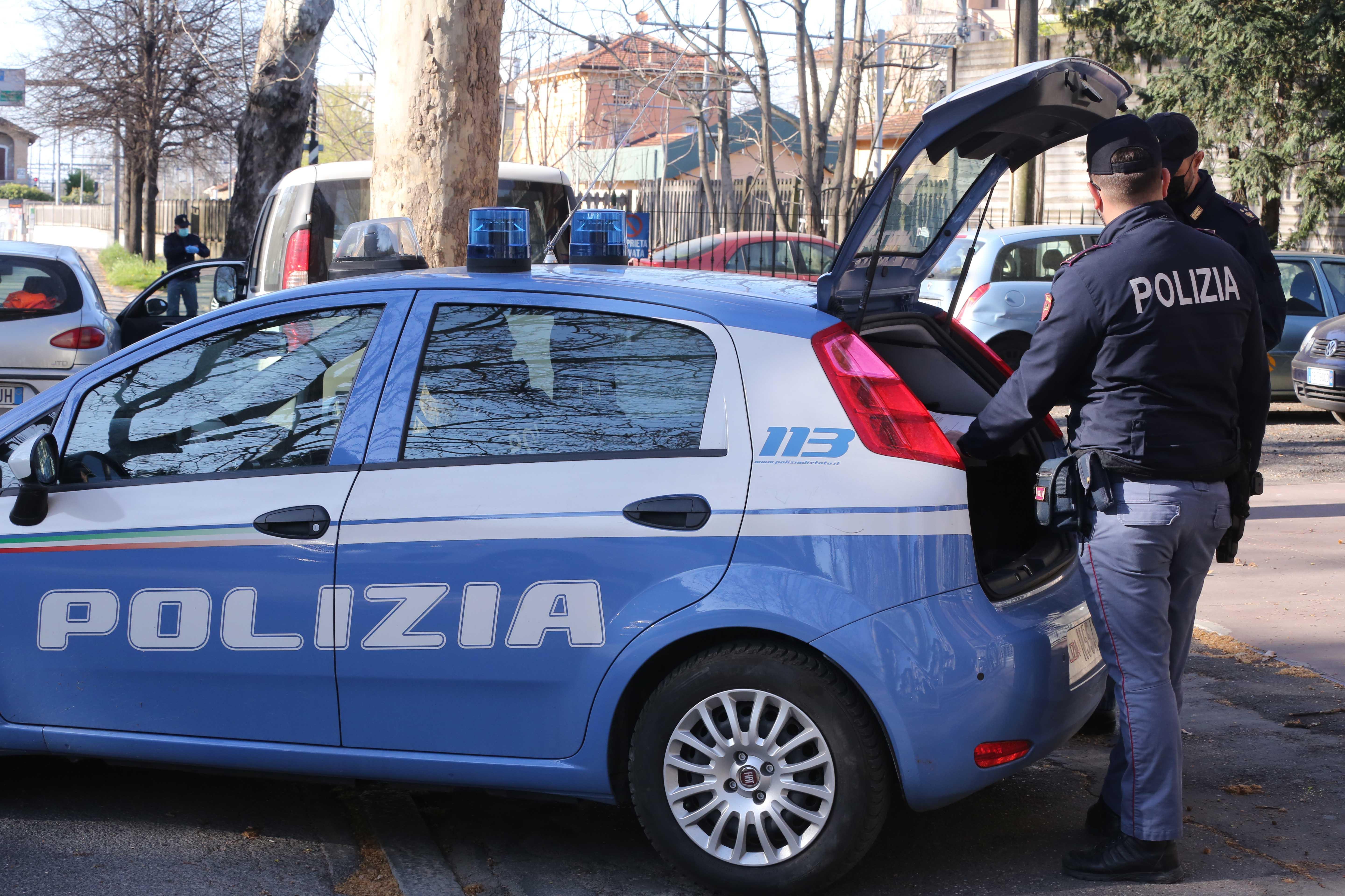 Montecchio, la polizia spara per fermare un furgone un fuga 