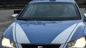Prende a calci un poliziotto 24enne arrestato