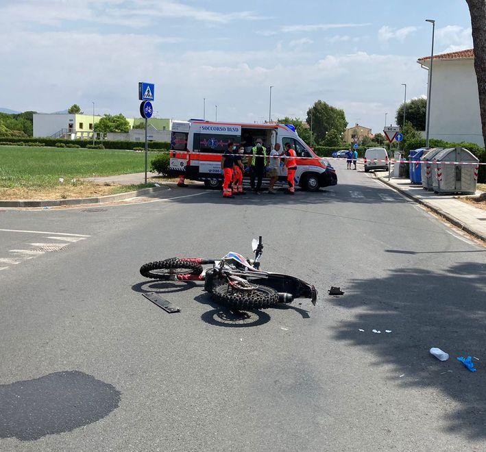 Scontro tra moto da cross e furgoncino sei i feriti, gravissimo un giovane di 17 anni 