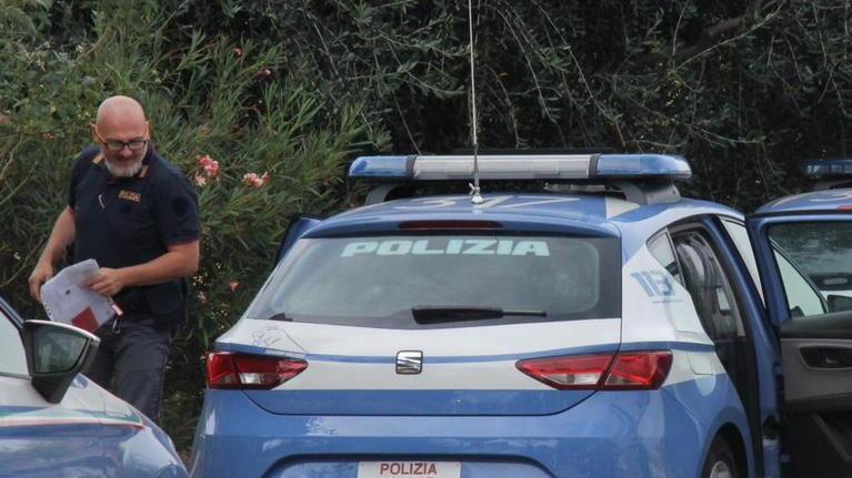 «Fatemi bere o do fuoco al circolo»: denunciato
