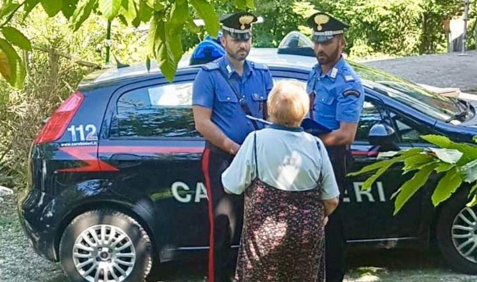 «Soldi e ori col malocchio, devo benedirli» 