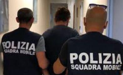 Violenze sessuali su ragazzine Arrestato e portato in carcere 