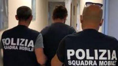 Violenze sessuali su ragazzine Arrestato e portato in carcere