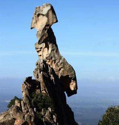 Paesi in lite per la donna di roccia 