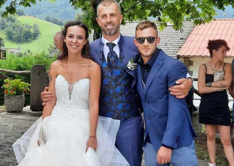 Fiumalbo. Elisa e Pietro sposi Il paese in festa all’altare 250 persone nei prati che guardano il Cimone 