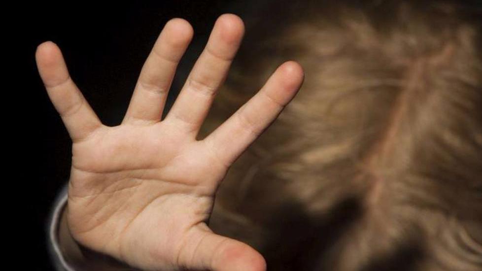Ferrara, violentava la nipotina: uomo di 48 anni arrestato dalla Polizia