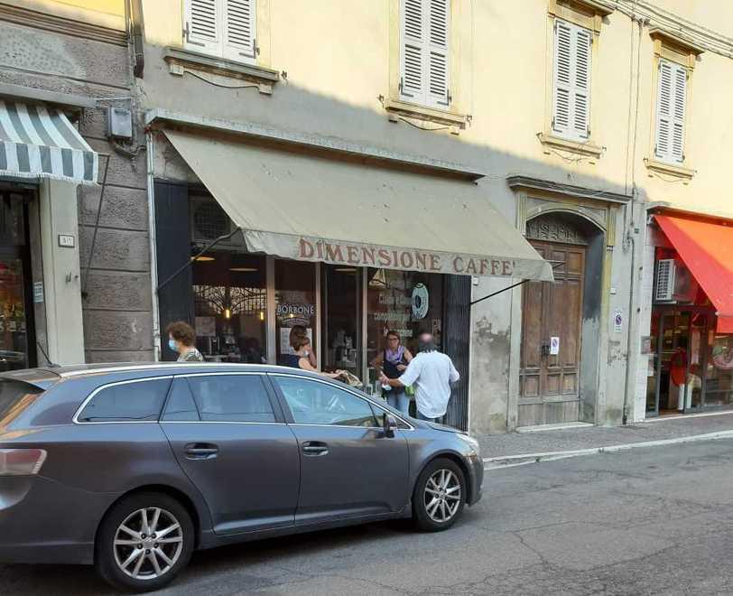 Finale. Rapinatore col cutter se ne va con l’incasso di “Dimensione Caffè” 