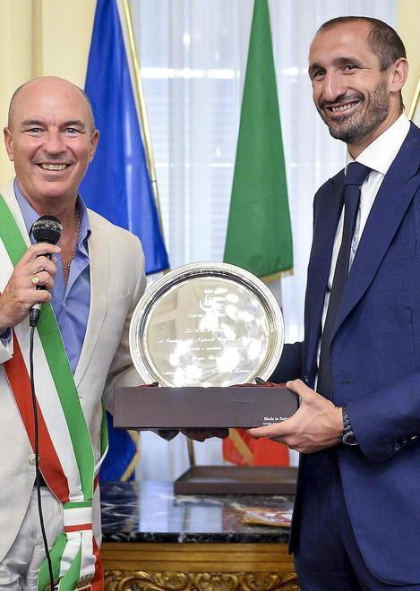 Chiellini, il “giuramento” nella sua Livorno «Arrivo Juve, per alzare qualche coppetta» 
